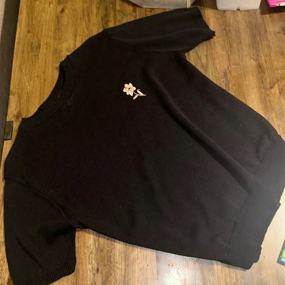 Vintage W&S II Black Sweater Flower Short Sleeve Women Size LG Made in USA BB20 - Picture 4 of 9